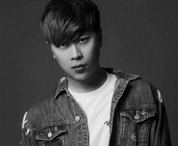 卢本伟开挂事件全经过,谁质疑卢本伟开挂