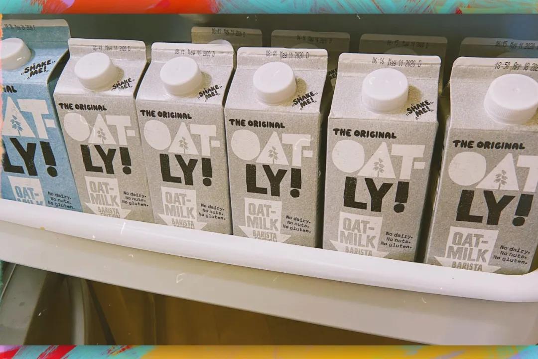 我突袭了同事的包包和办公桌,竟然扒出了这么多秘密