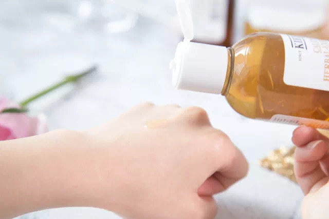 油痘肌skii神仙水,科颜氏高保湿无油爽肤水测评