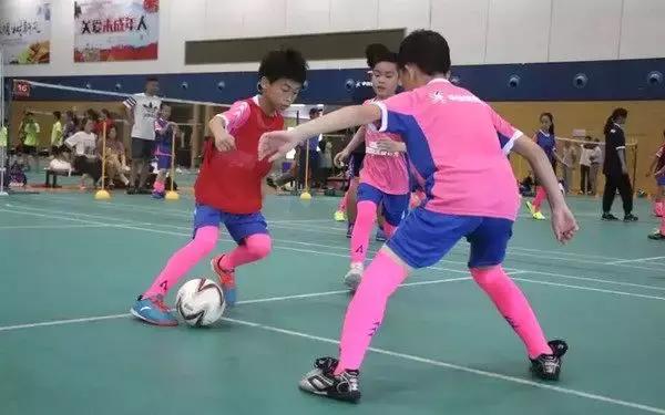 美洲杯精彩时刻,美洲杯小罗现身看梅西