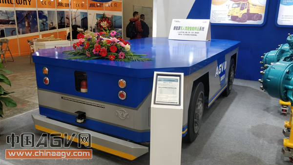 蓬翔研发重型AGV助力室外自动化物流