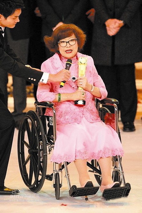 郑少秋跟沈殿霞为什么会离婚,肥姐沈殿霞问郑少秋有没有爱过她