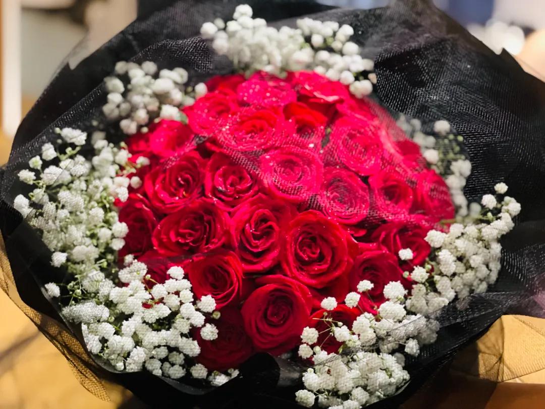 28岁生日礼物收了个LV的包，我老板米姐送的，简直太震惊了