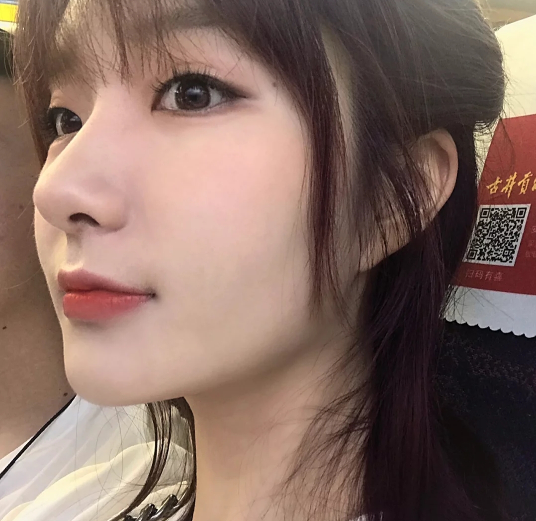 油痘肌阿玛尼粉底液测评,tf粉底液柔雾无痕粉底液