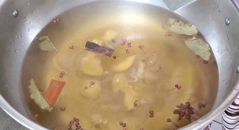 花生怎么煮好吃又不变黑,花生一泡就变白色