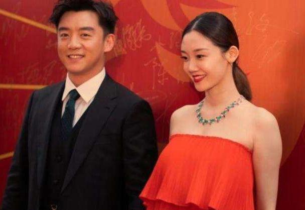 郑恺与程晓玥相爱几年 (郑恺对程晓玥苗苗差别)