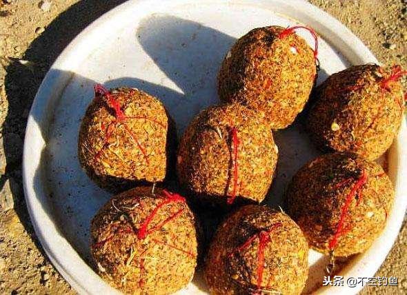 抛竿爆炸钩鲢鳙商品饵料配方,抛竿钓鱼怎样选择鱼钩饵料