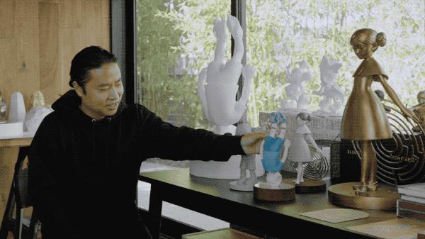 他是吴彦祖、村上隆钟爱的人，连续6年拿下漫画界奥斯卡