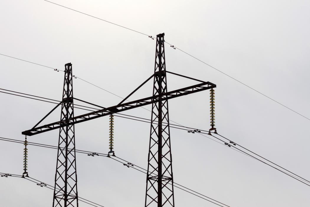 高压线被雷击中几率,高压线被雷击中有多危险