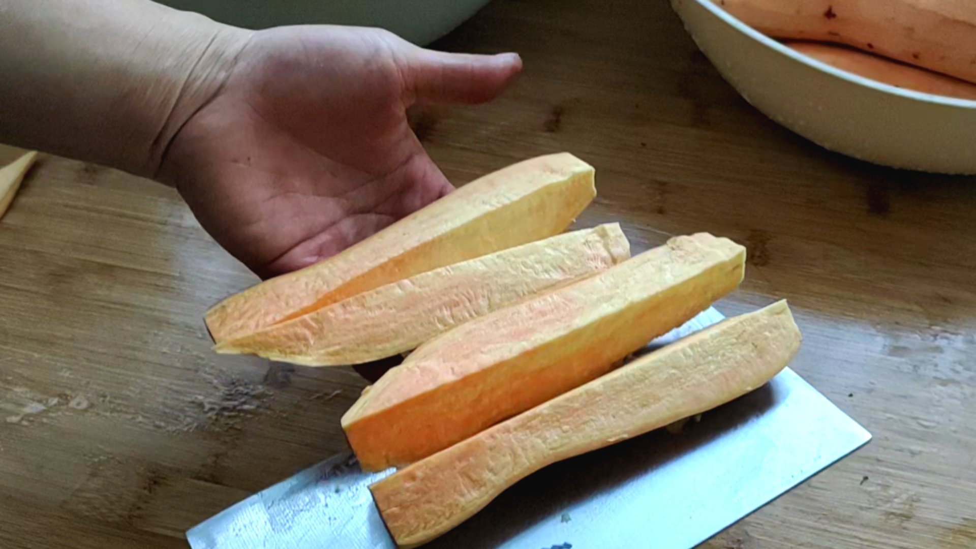 喜欢吃红薯干怎么回事,想吃红薯干教你新做法不用晒