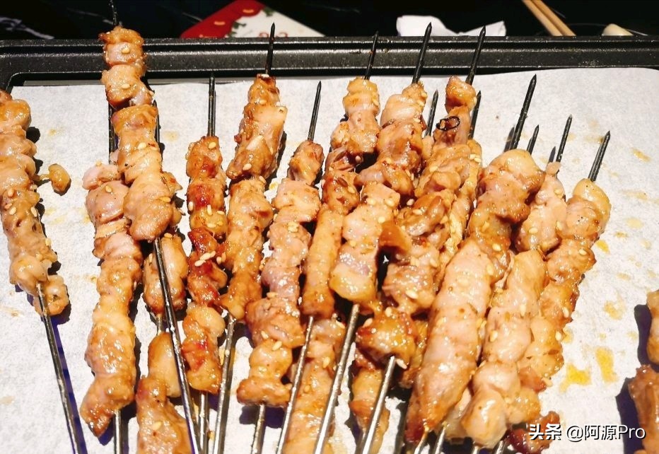 哈尔滨有上百家串店，凭什么他家天天排队，好像吃串不要钱似的！