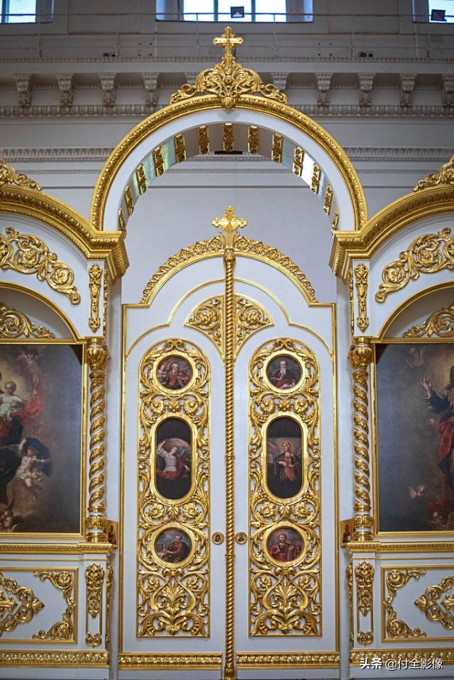 斯莫尔尼修道院主教,斯莫尔尼宫的宫殿