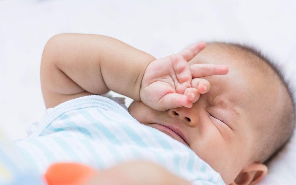 宝宝依赖奶瓶怎么处理,宝宝依赖妈妈喂奶怎么解决