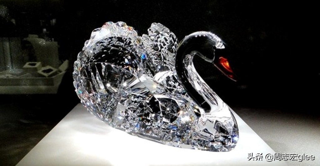 水晶和玻璃成分都是二氧化硅,水晶玻璃二氧化硅含量