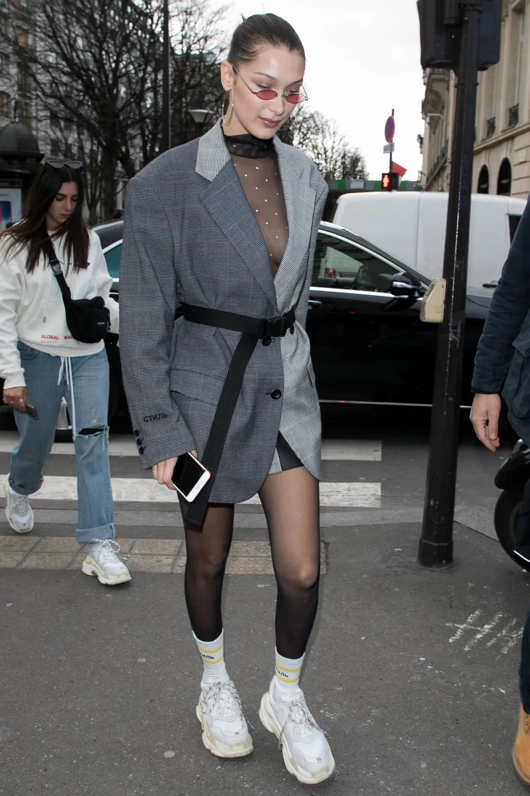 巴黎世家七夕土味广告,巴黎世家的七夕广告真的土爆了吗