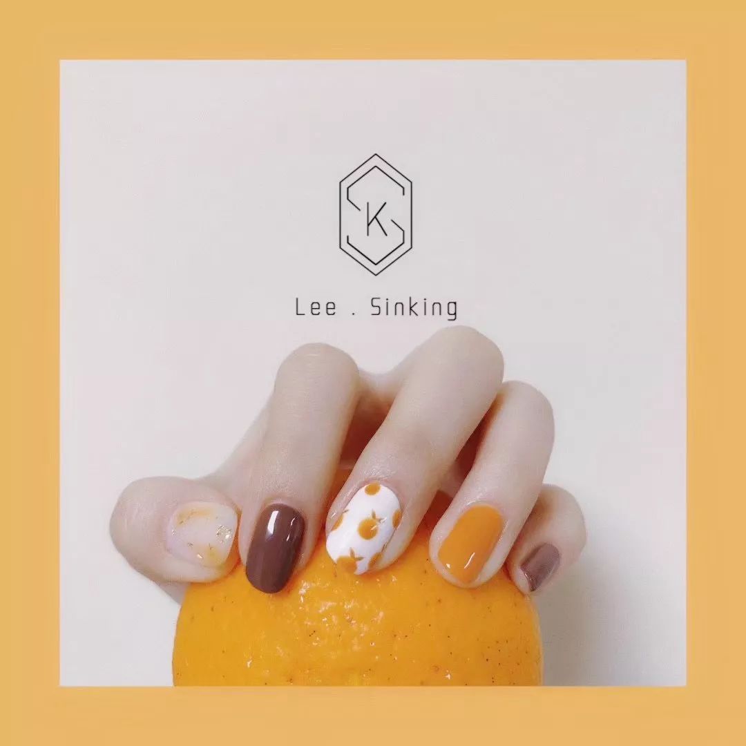 美甲什么颜色显得花哨好看,儿童美甲推荐不花哨