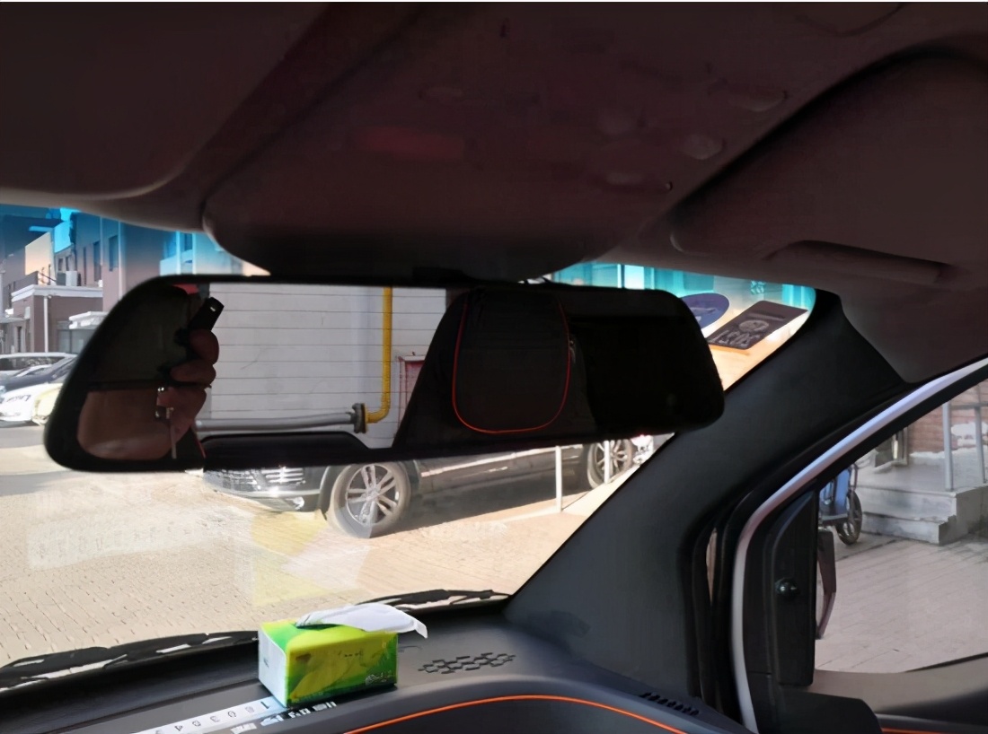 行车记录仪后镜头隐藏式安装视频,diy记录仪加装外接摄像头