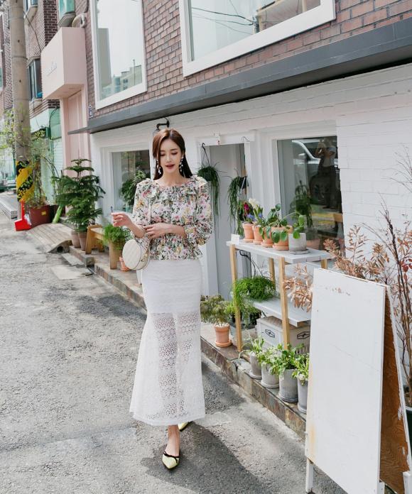 春熙香卉碎花芳菲朵彩抹肩衫