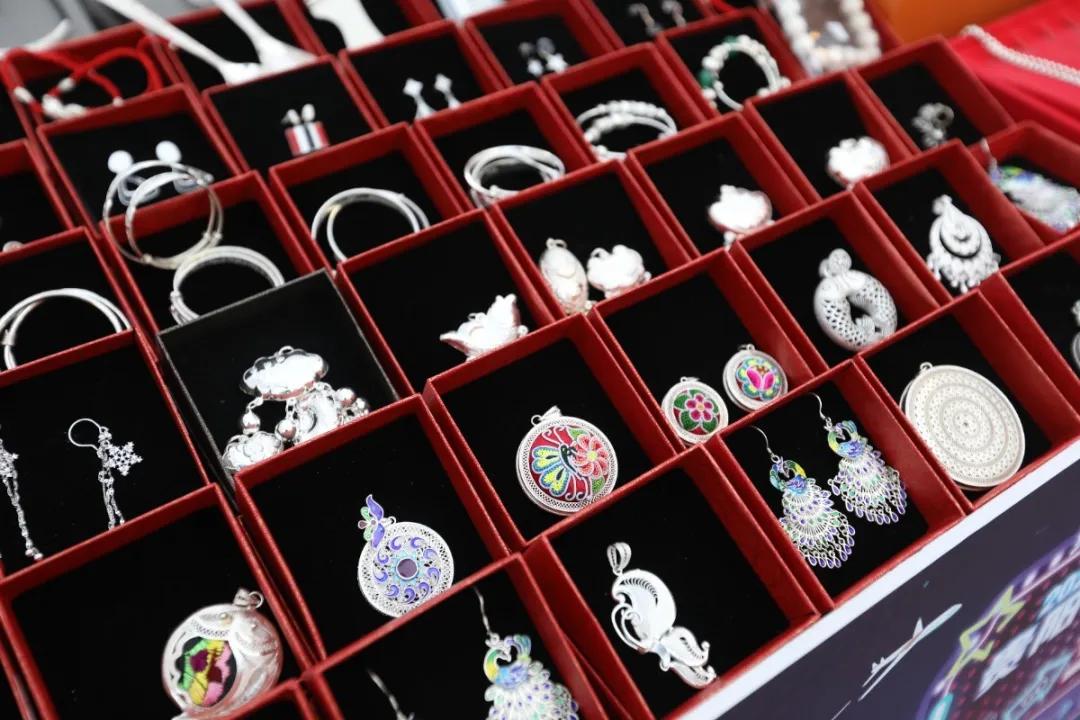 贵阳潮人为何扎推前往这里吃喝玩乐购?速戳