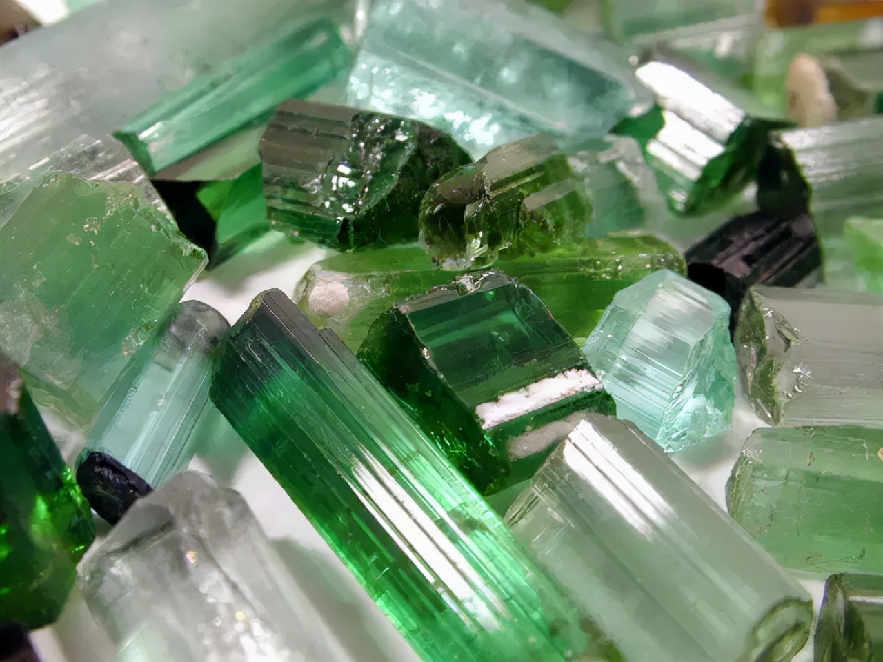 宝石对应的矿物种类及其详细信息,天然宝石鉴别最简单方法