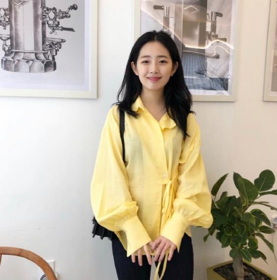 韩国中年气质美女高级感穿搭,韩系穿搭外套格纹短裙