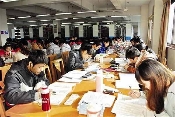 二本毕业的大学生有前途吗,二本大学生有什么前景吗