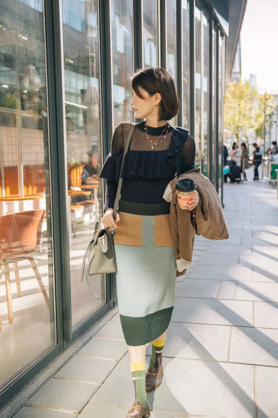 我们普通人应该卖什么比较好一点,现在应该开始买秋装了吗