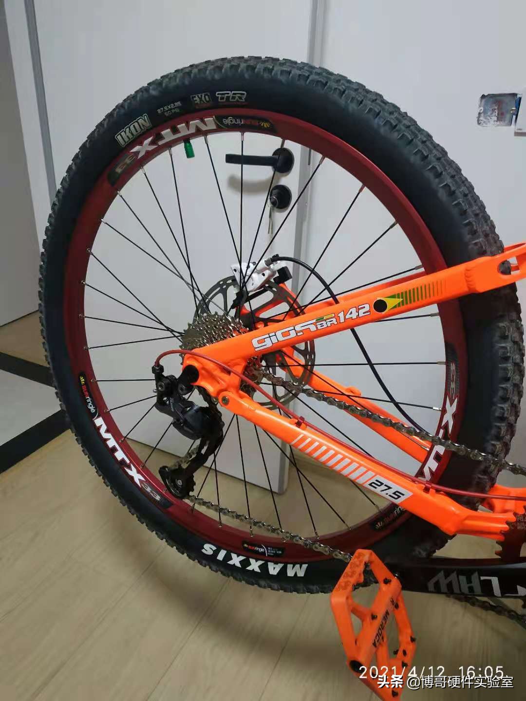 速降山地车装车视频,速降山地车开箱装车