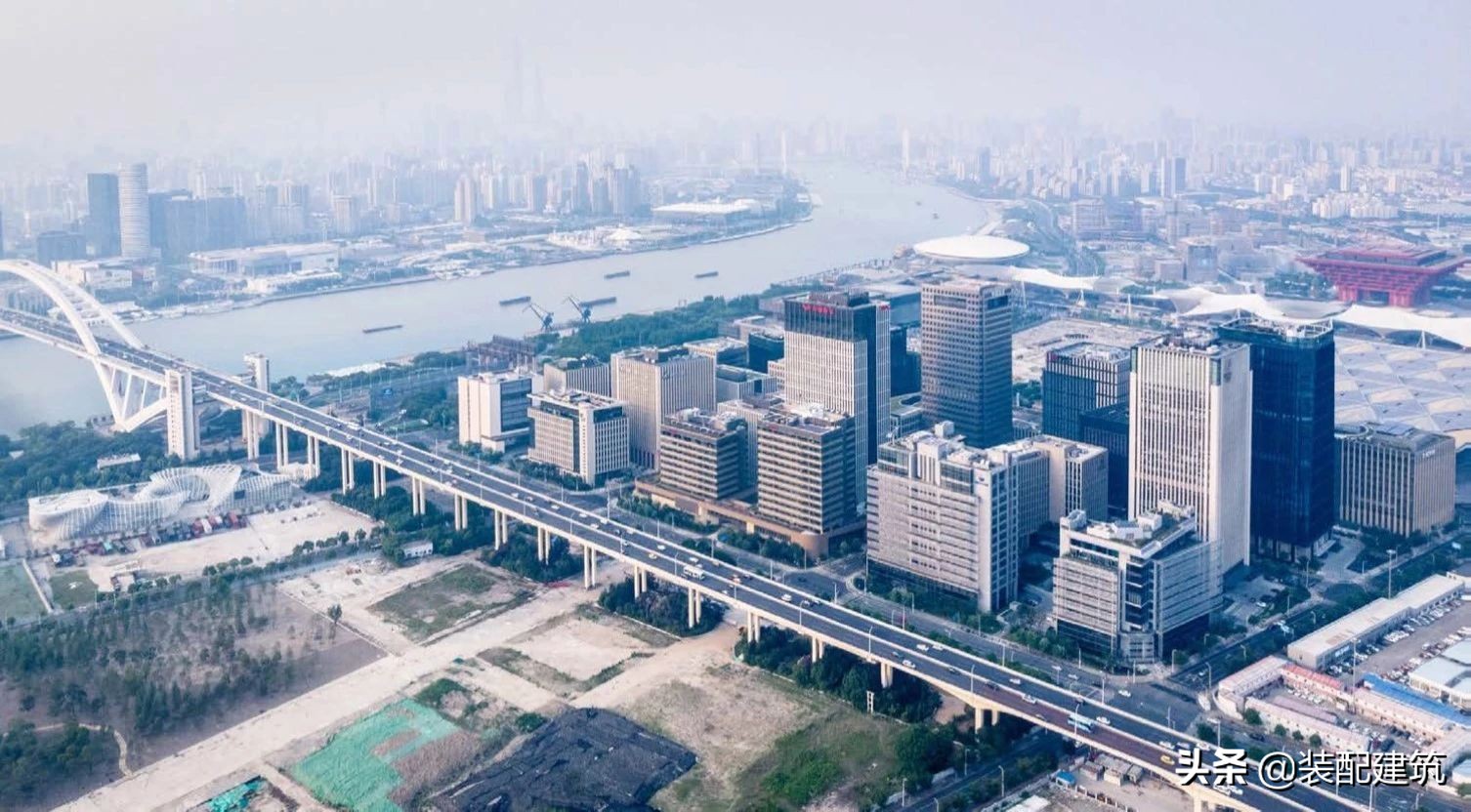 上海黄浦江边的标志性建筑,上海黄浦江新地标