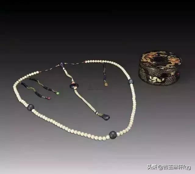 皇上身上的朝珠多少钱,皇帝的天价宝贝电视剧