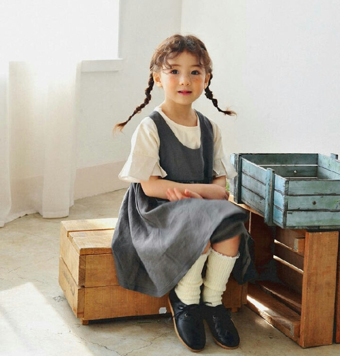 五彩斑斓超凡脱俗的女孩名,如出水芙蓉般的清新淡雅