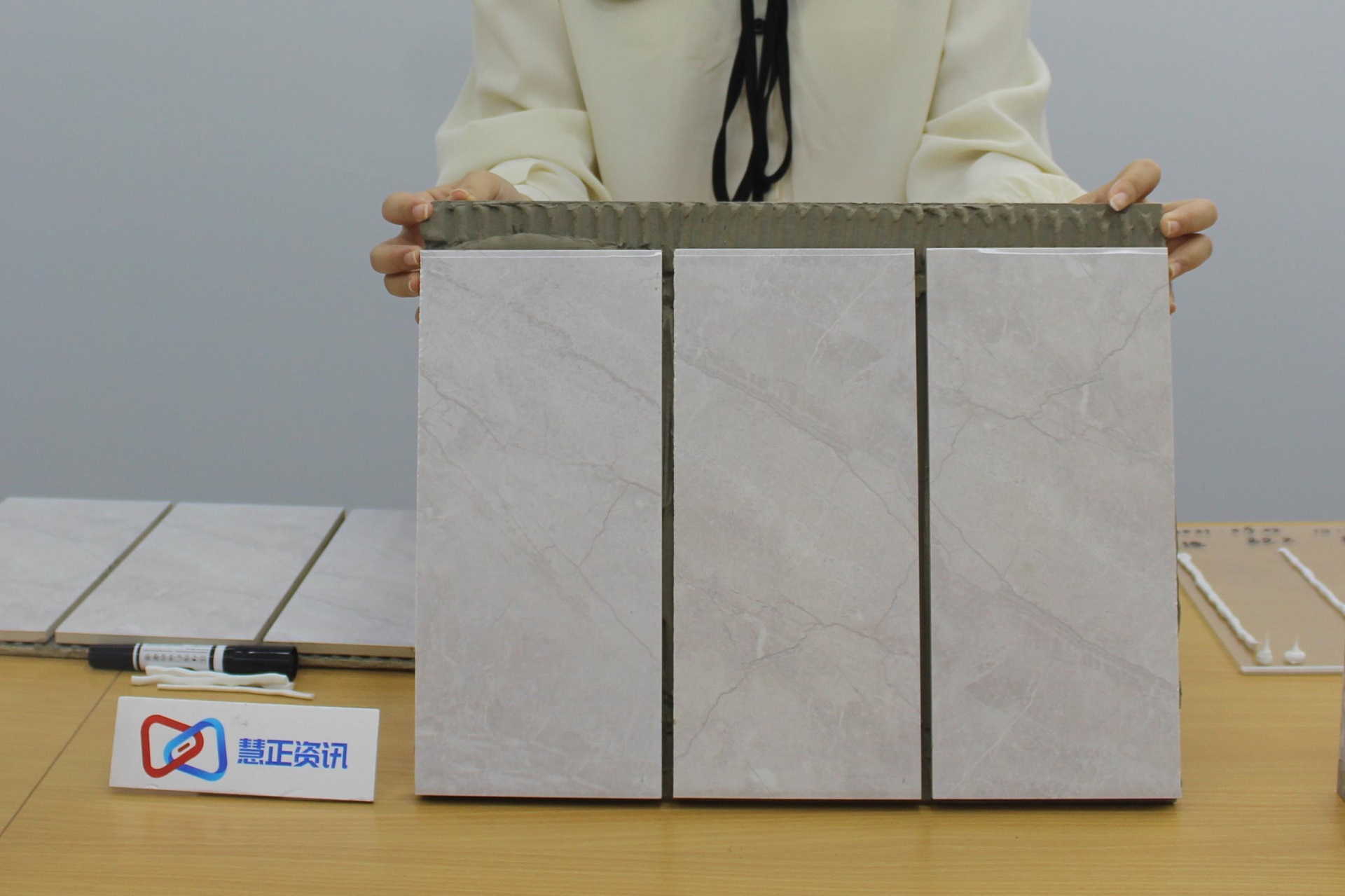 雷帝密封胶和马贝密封胶哪个好,马贝防霉玻璃胶