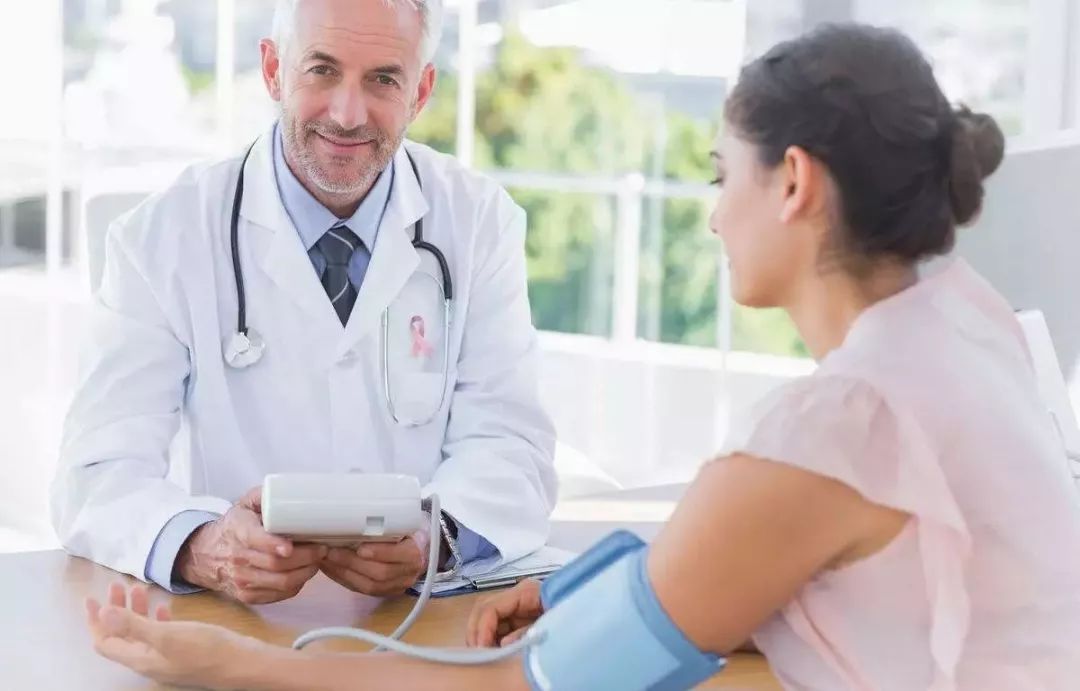 备孕期月经提前一周怎么回事,备孕的那些事