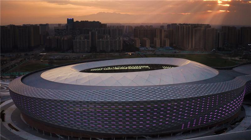 凤凰山公园灯光秀,成都凤凰山体育场灯光秀