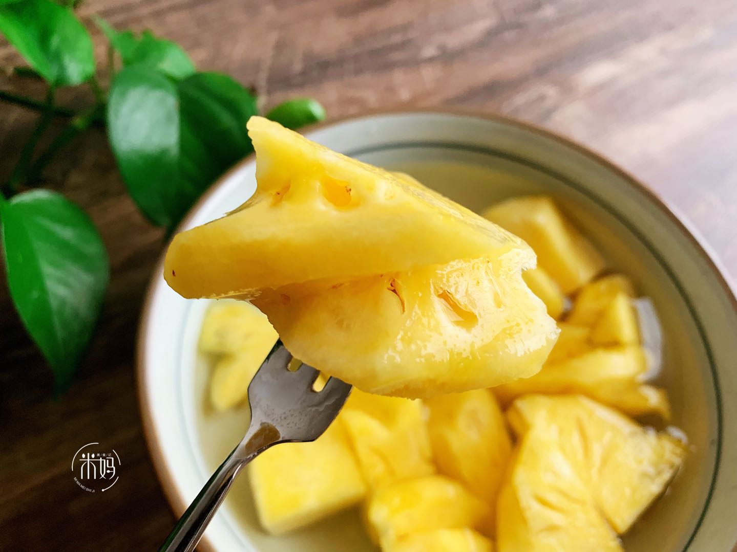 挑选菠萝秘诀大揭秘,怎样挑选菠萝的正确方法