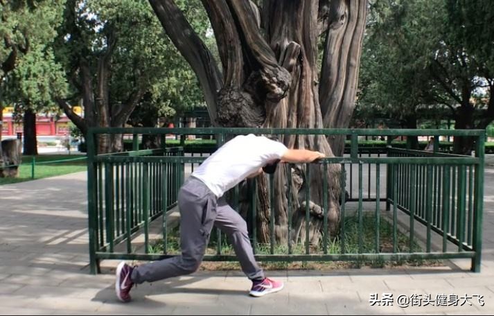 香蕉倒立如何转成完美直体倒立,倒立时腰无力怎么回事