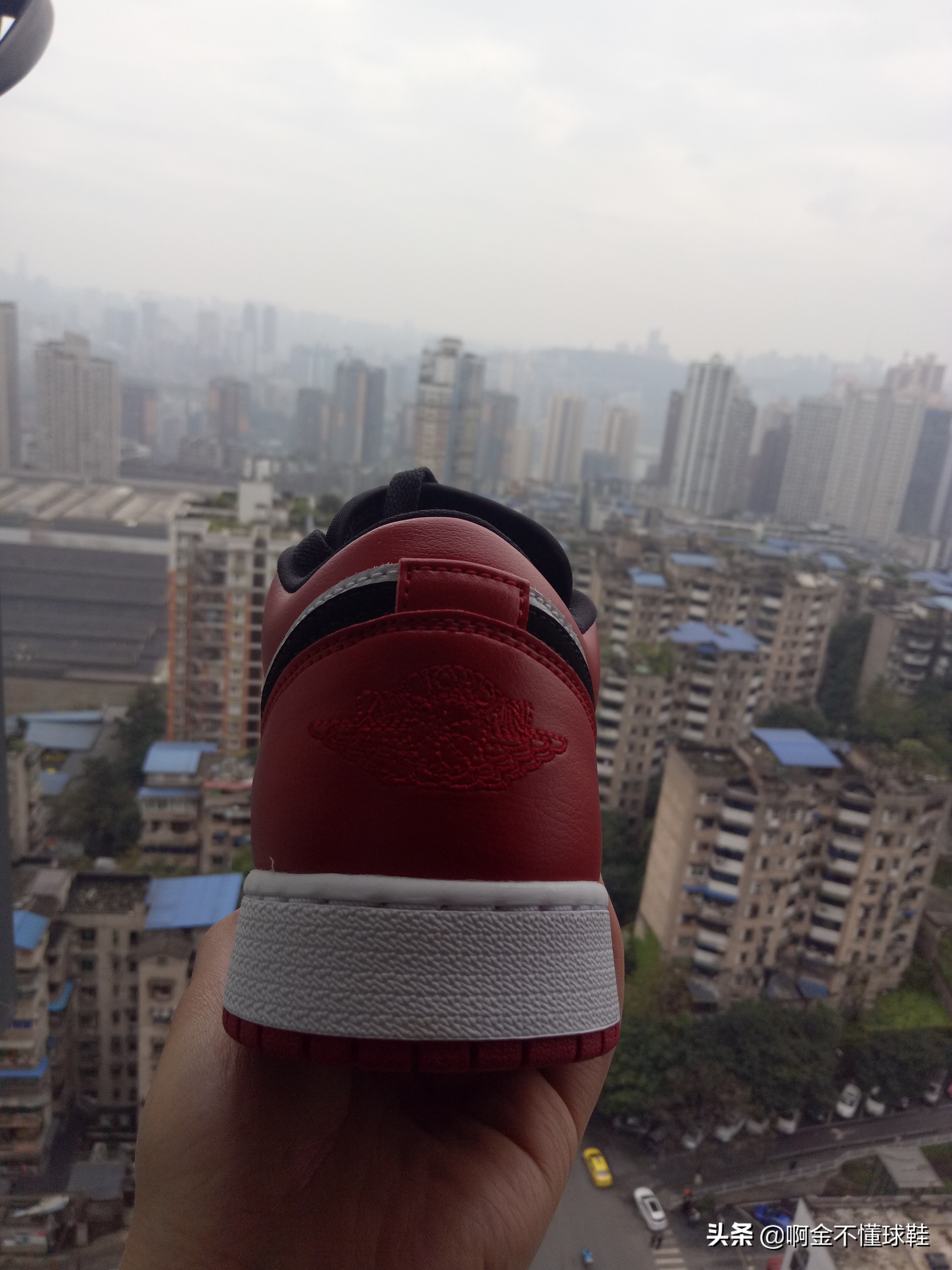 夏天你需要这一双aj1，低调又不失逼格