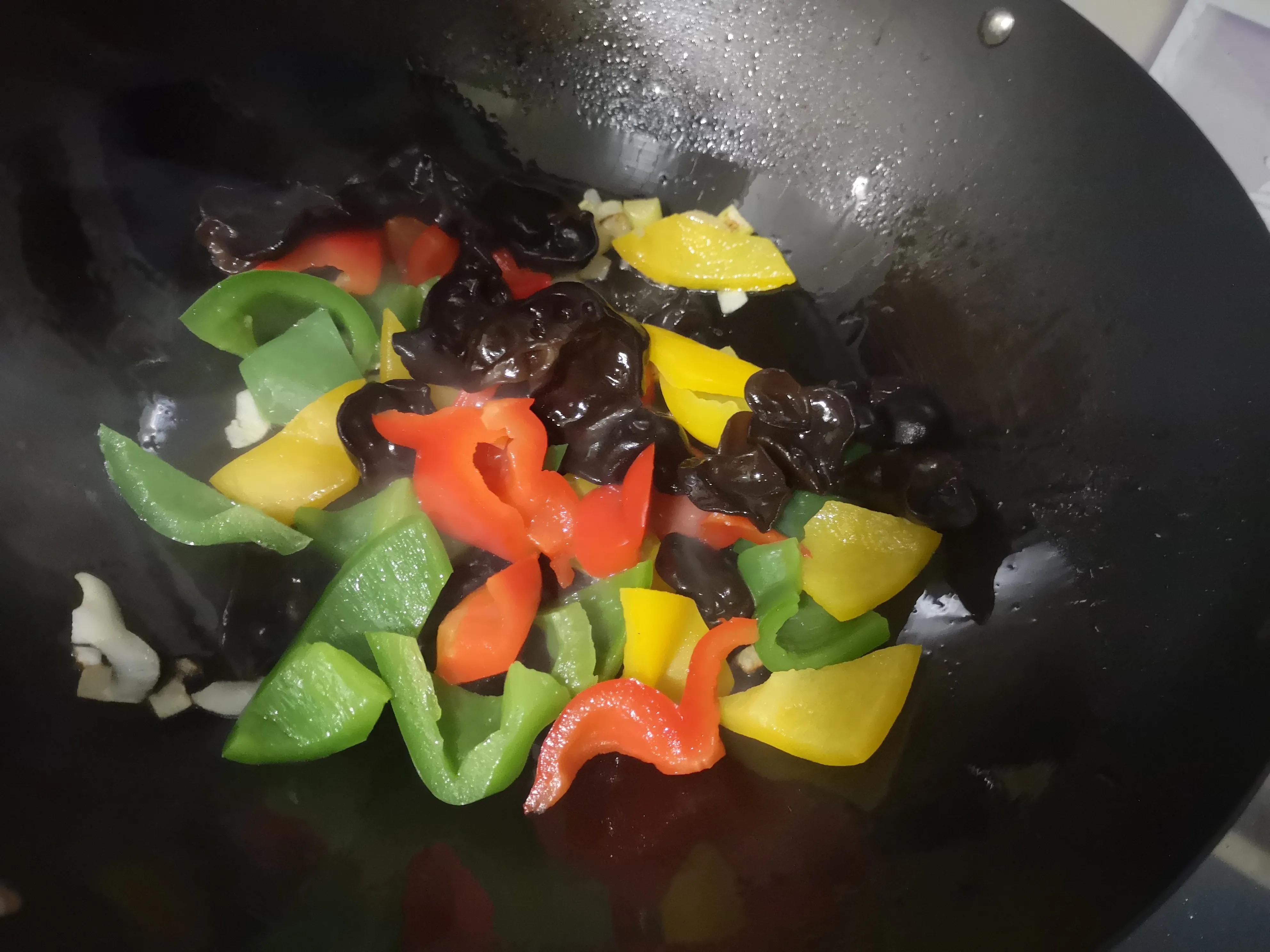 怎样炒墨鱼好吃又简单窍门,五花肉炒墨鱼怎么炒才好吃啊