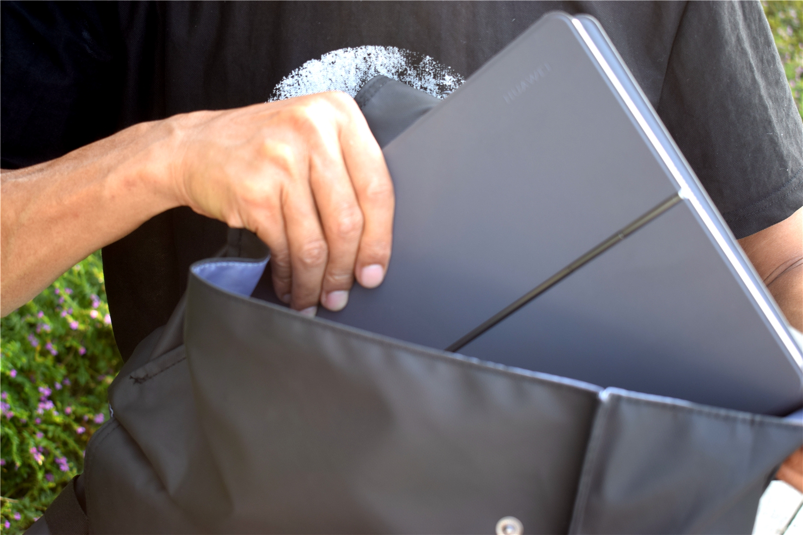 黑色软皮双肩包测评,耐脏双肩包测评