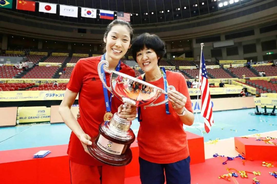 她是《夺冠》原型，却被巩俐三度拒演，退役后34年，郎平去哪了