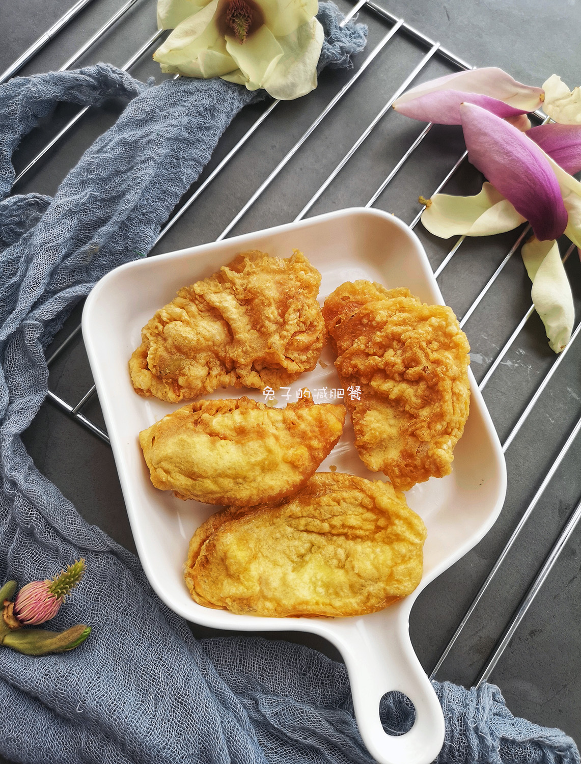 春天不懂吃这花儿亏了,是花也是菜,焦香酥脆,比小酥肉还香