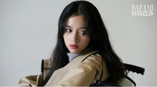 周也最新出席时尚活动,周也接了多少个通告拍时尚片