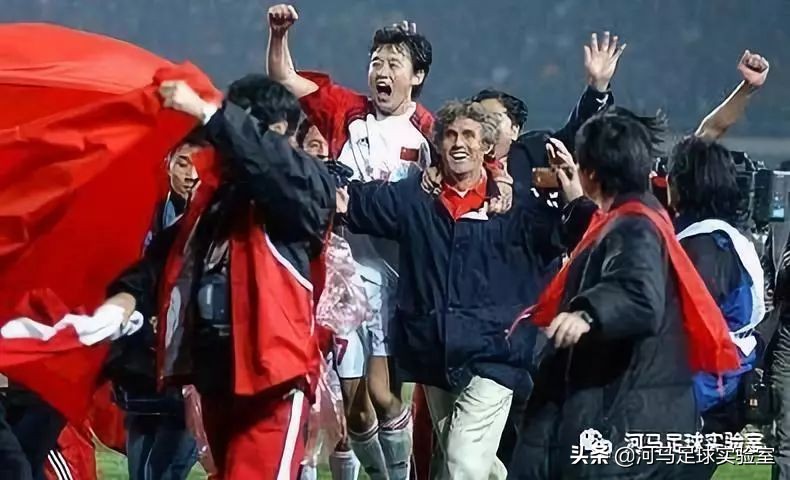 「国足战术板」难得里皮的倔强可惜只坚持了10分钟