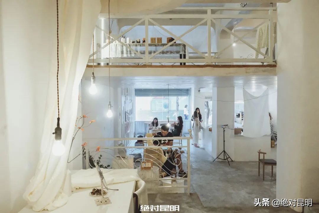 瓦仓南路上偶遇“首尔小店”：喝杯“素食咖啡”再选个韩国笔记本