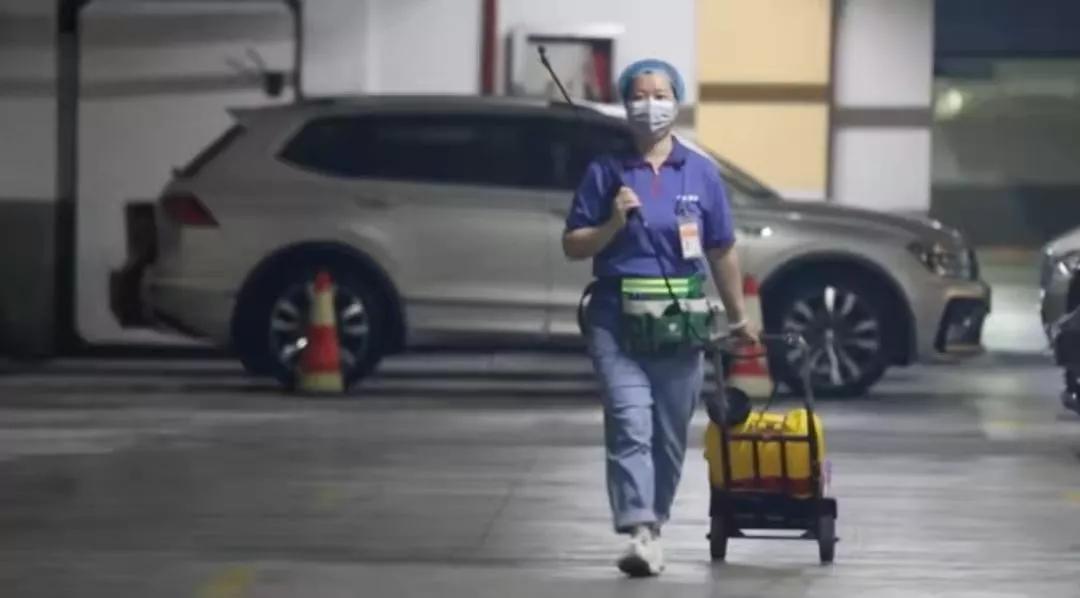 李佳琦十五分钟卖掉15000支口红,李佳琦12小时狂卖100亿