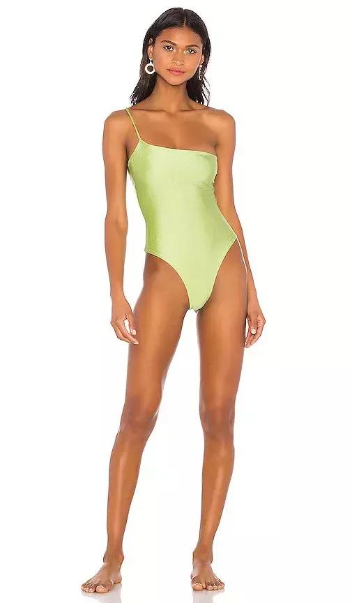 欧阳娜娜黄褐发色,2022年最流行显白的颜色