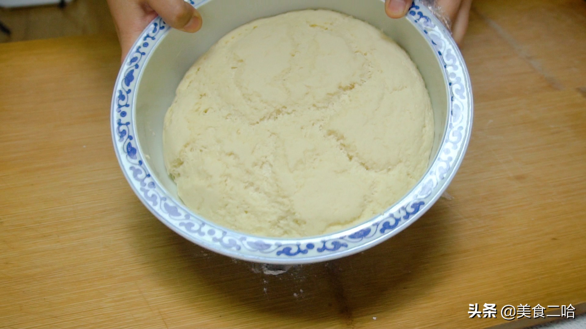 “二十八，蒸枣花”，过年教你做千层枣花馍，招待客人倍有面儿