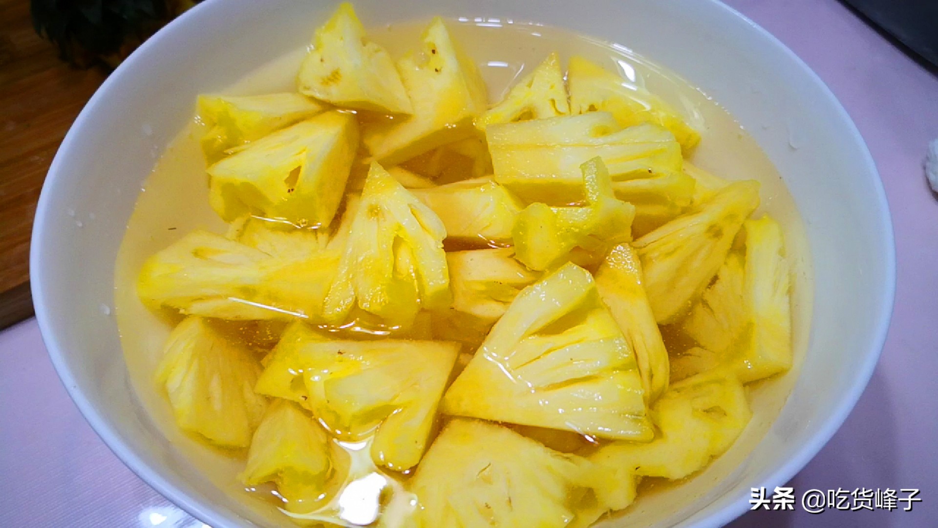 菠萝和凤梨其实很好区分,菠萝和凤梨差别在哪