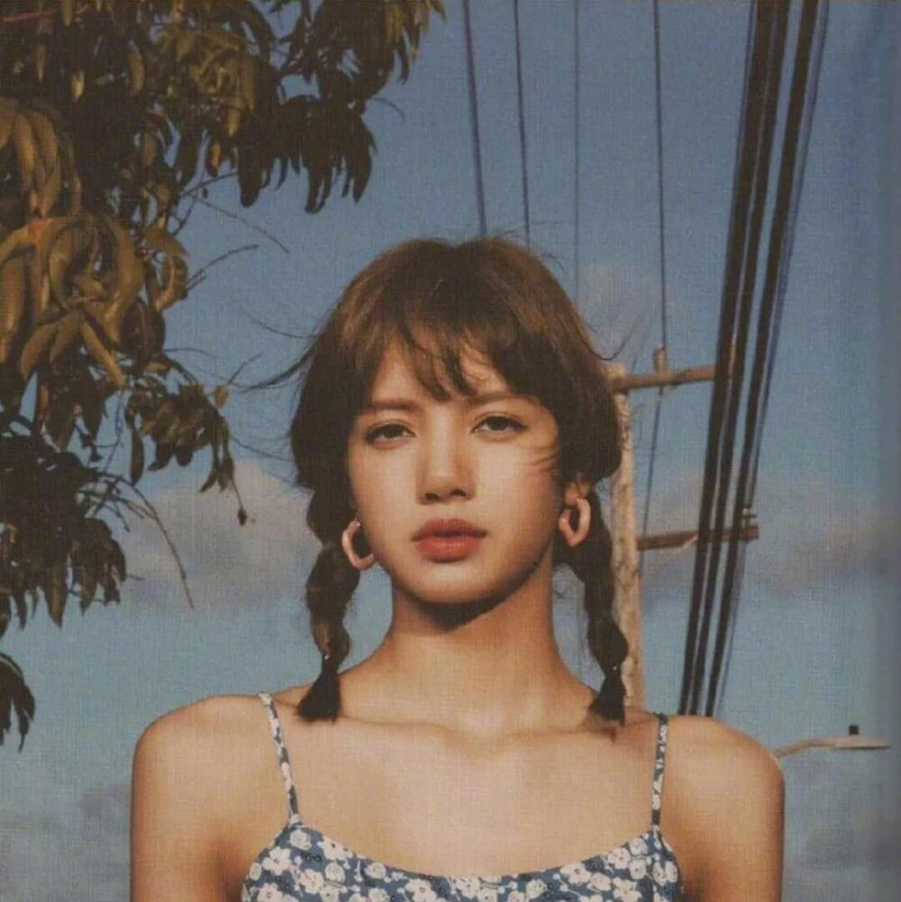 直视世事沧桑淡看人间冷暖,冷眼旁观不问世事到底好还是不好