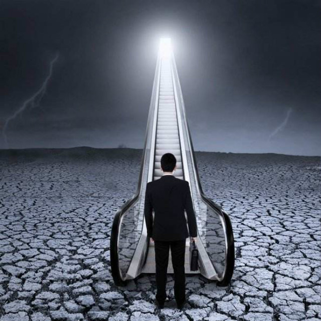 欠银行20w利息还不上怎么办,欠银行20万会被判多少年